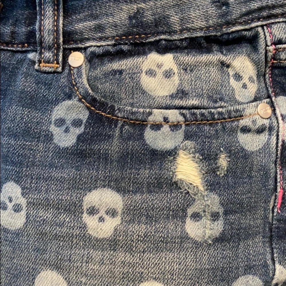 VICTORIAS SECRET PINK SKULL PRINT SHORTS - Picture 4 of 5